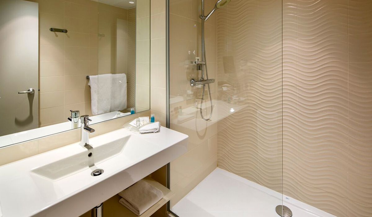 Des chambres équipées de salle de douche pour le confort des congressistes - EOL